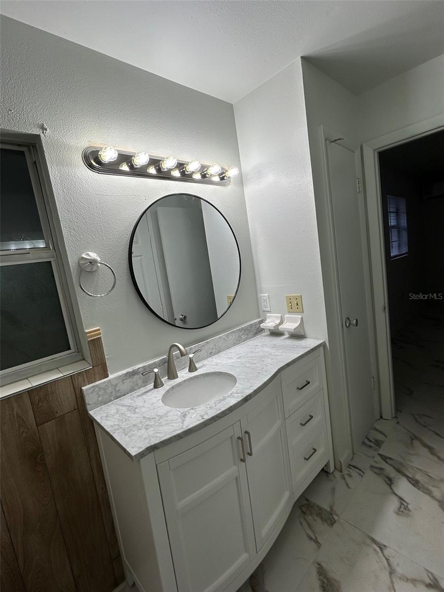 822 N NEW HAMPSHIRE AVE, TAVARES, FL, 32778