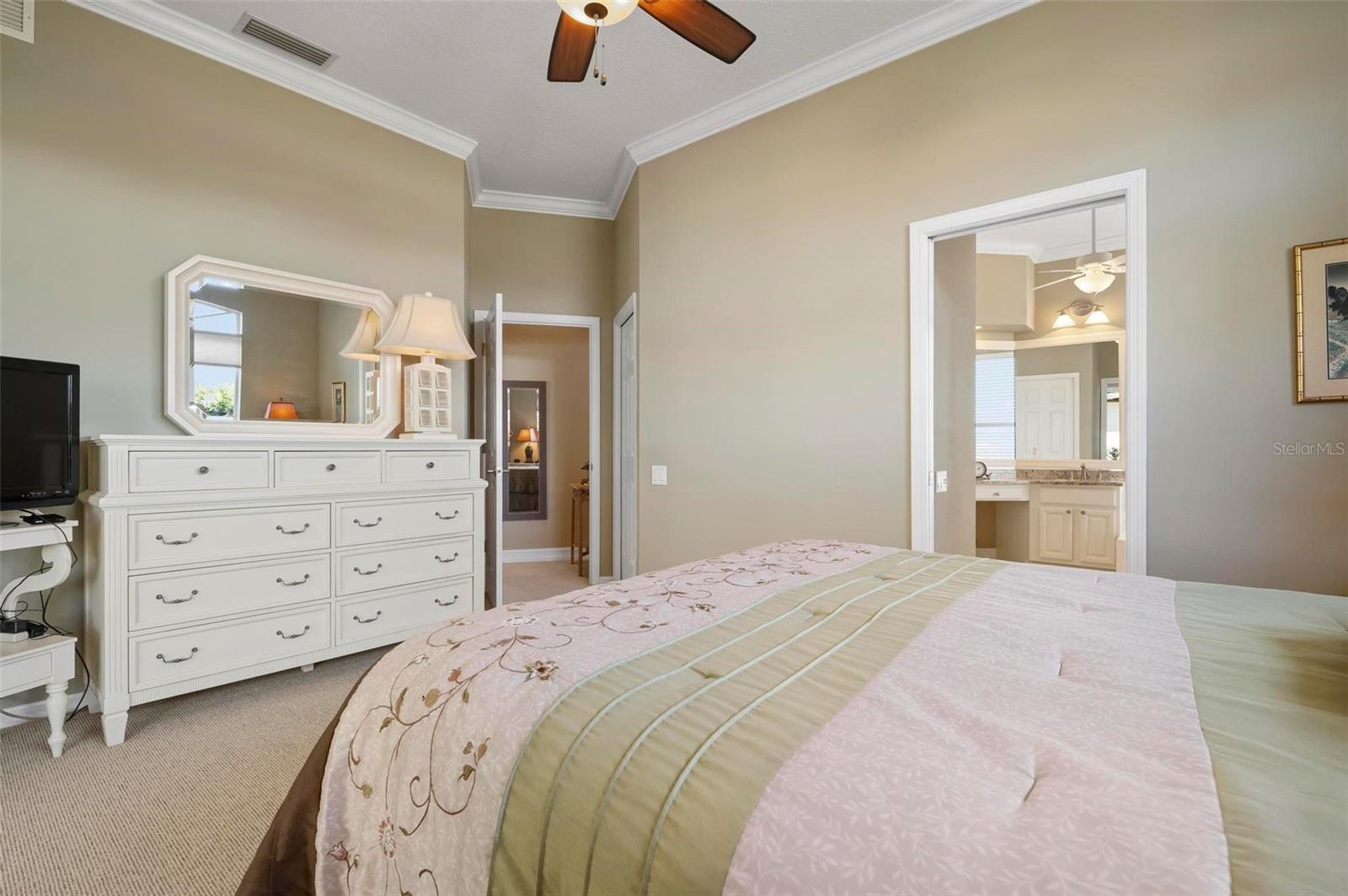 447 PINEWOOD LAKE DR, VENICE, FL, 34285