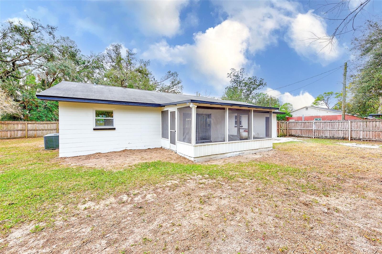 9714 SKEWLEE RD, THONOTOSASSA, FL, 33592