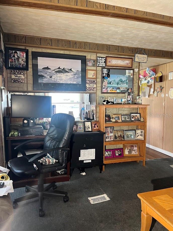 7041 COMMONS BLVD, PORT RICHEY, FL, 34668