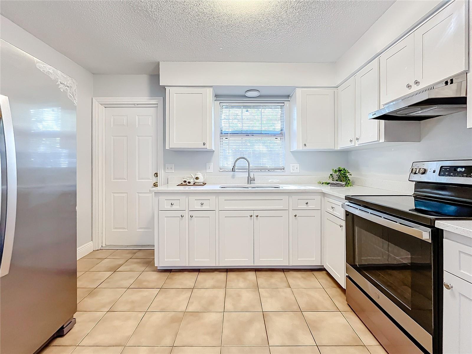 139 SE JEFFERSON CIR N, ST PETERSBURG, FL, 33713