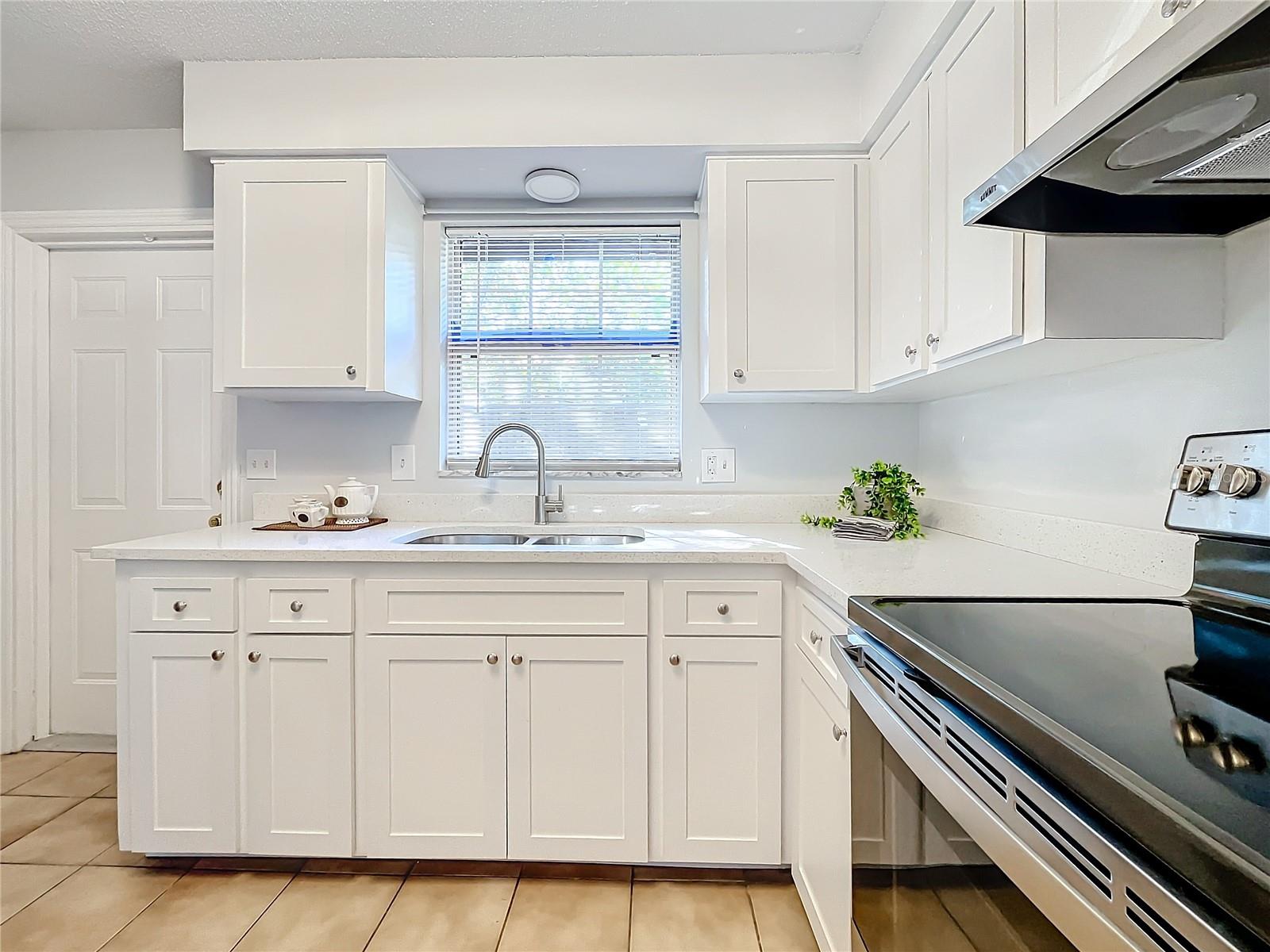 139 SE JEFFERSON CIR N, ST PETERSBURG, FL, 33713