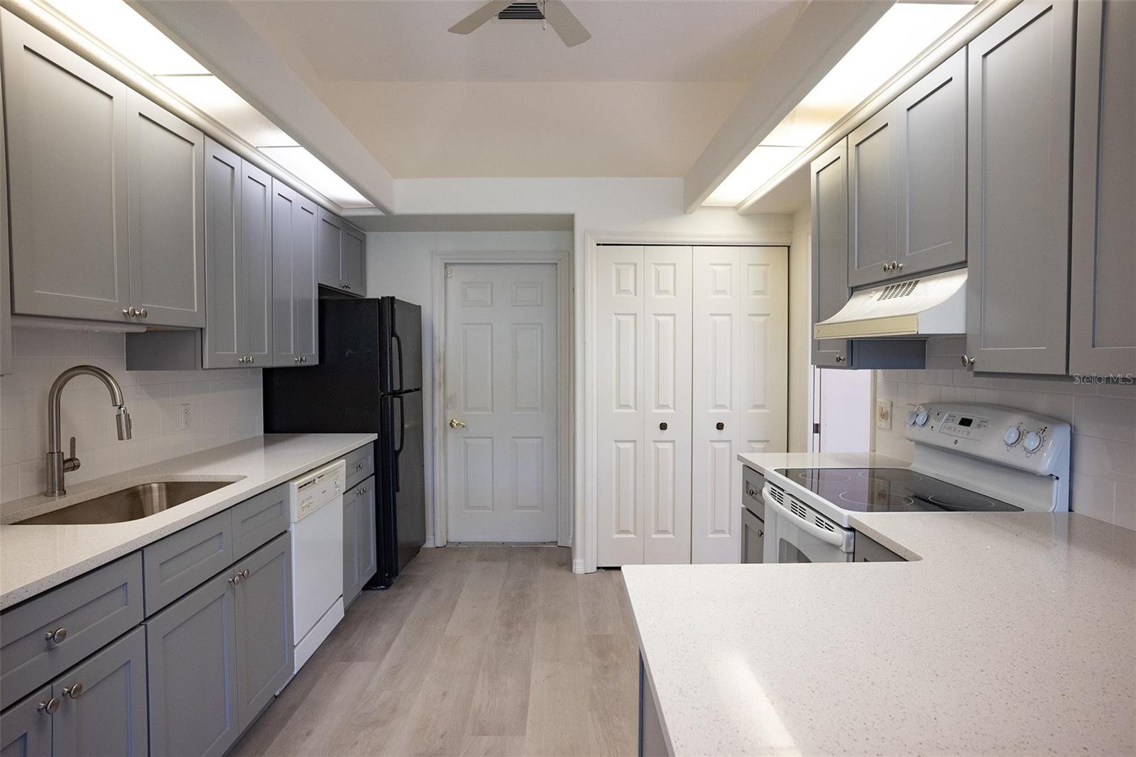 8282 PARKSIDE DR, ENGLEWOOD, FL, 34224
