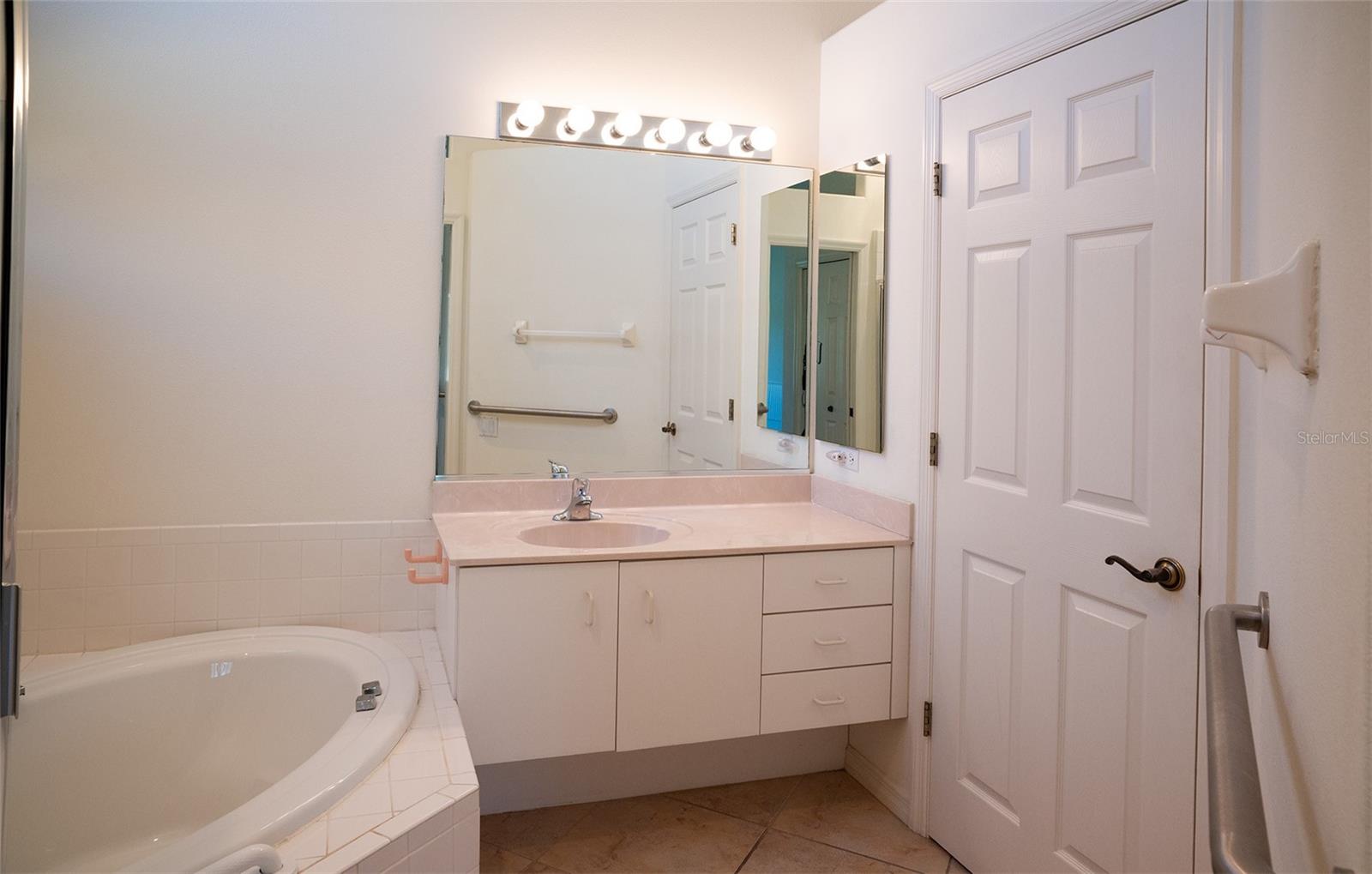 8282 PARKSIDE DR, ENGLEWOOD, FL, 34224