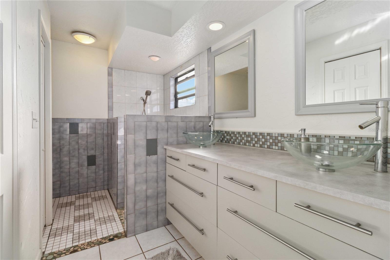 2185 SYKES CREEK DR, MERRITT ISLAND, FL, 32953