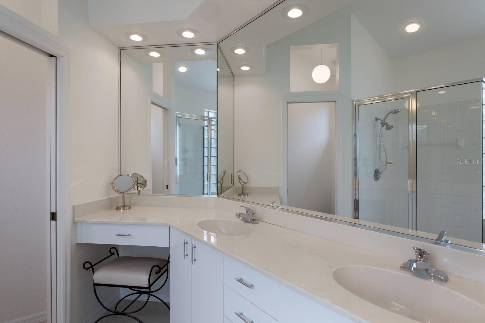 6726 VIRGINIA XING, UNIVERSITY PARK, FL, 34201