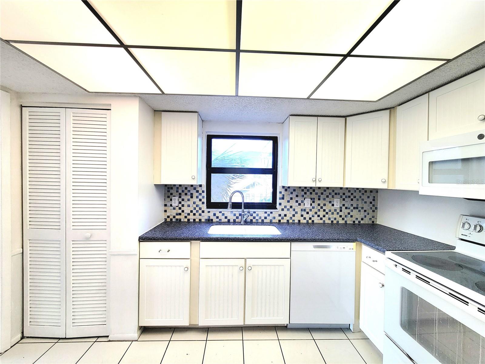 1400 1ST AVE W #306, BRADENTON, FL, 34205