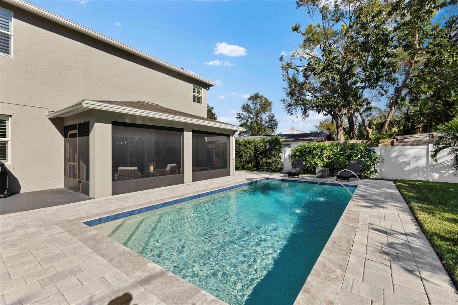 1016 W PENINSULAR ST, TAMPA, FL, 33603