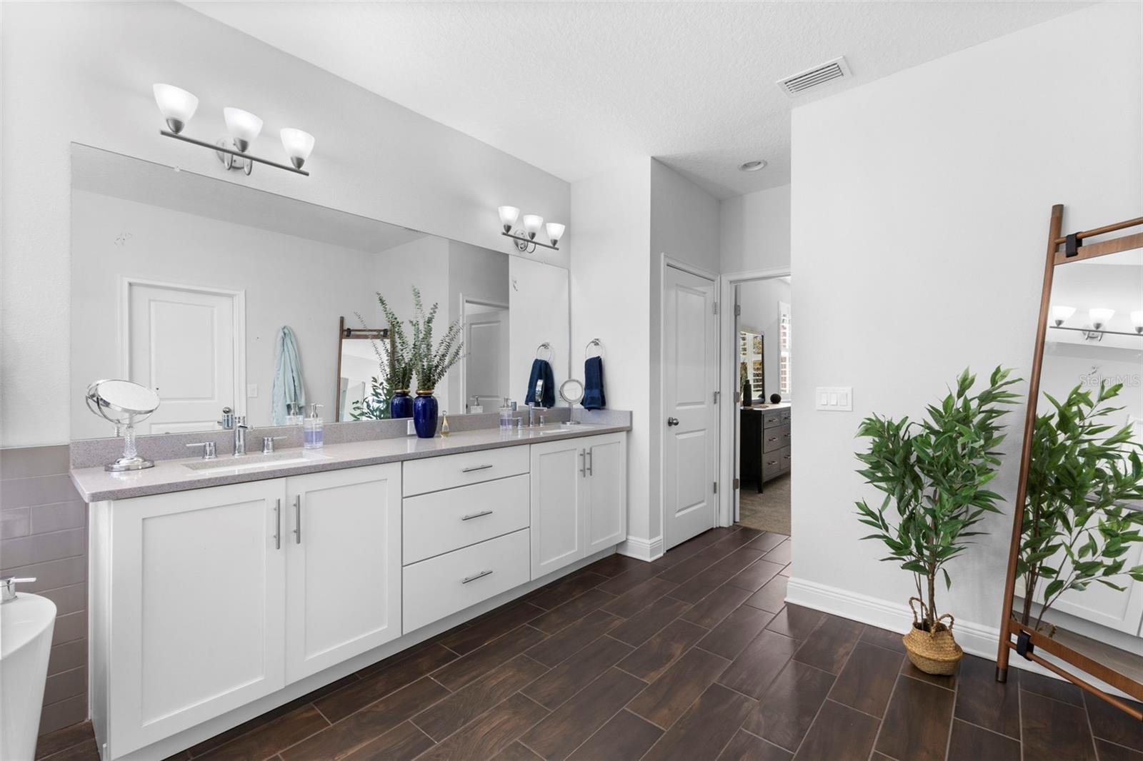 1016 W PENINSULAR ST, TAMPA, FL, 33603