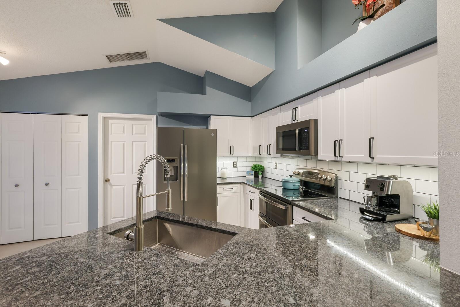 5213 72ND ST E, BRADENTON, FL, 34203