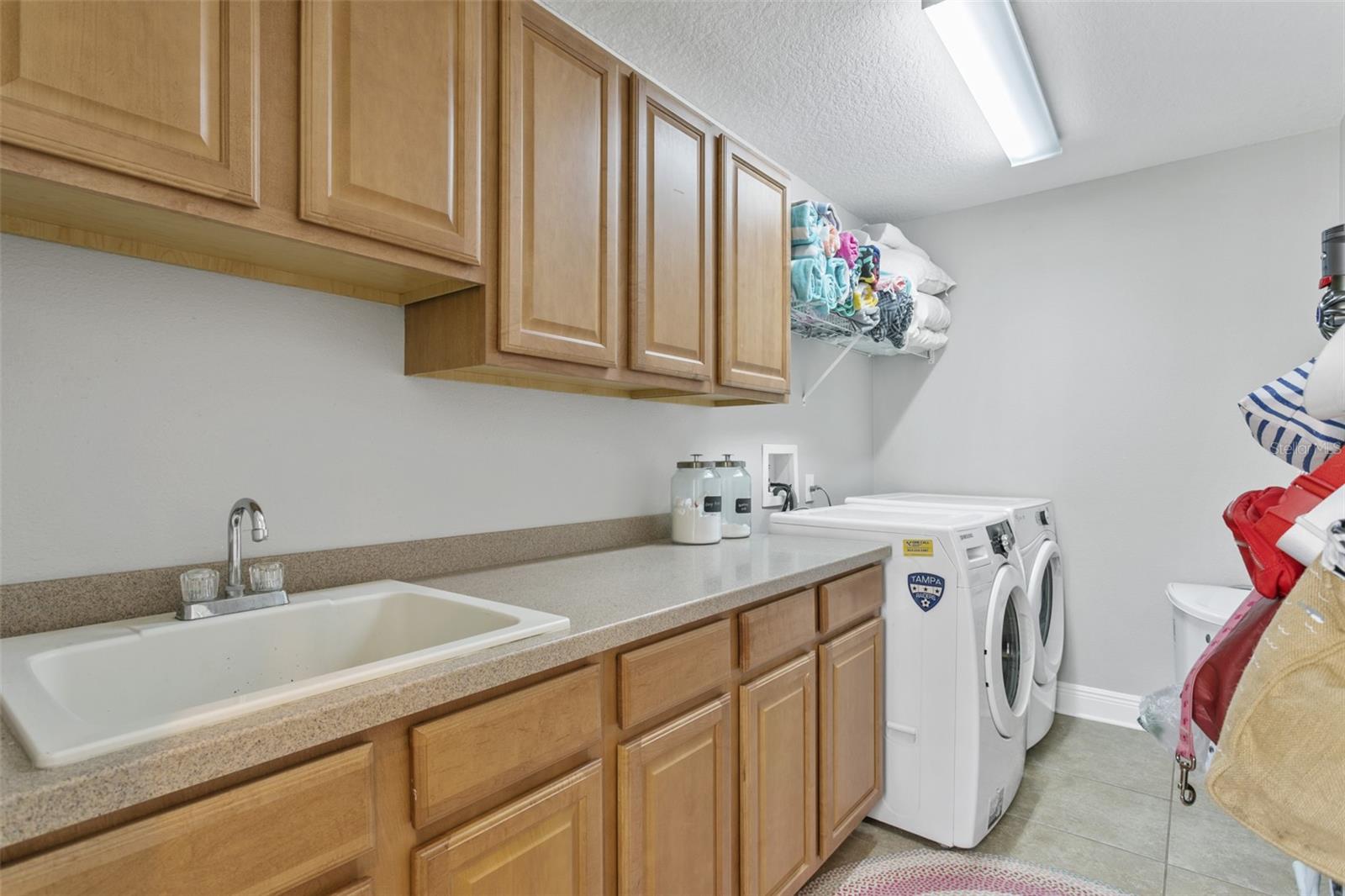 6208 SANDERS DR, TAMPA, FL, 33611