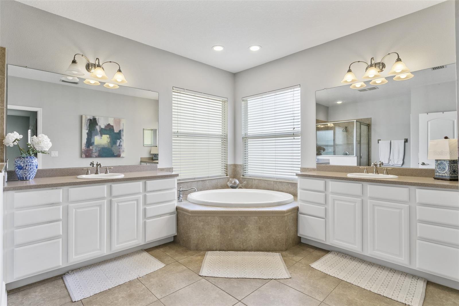 6208 SANDERS DR, TAMPA, FL, 33611