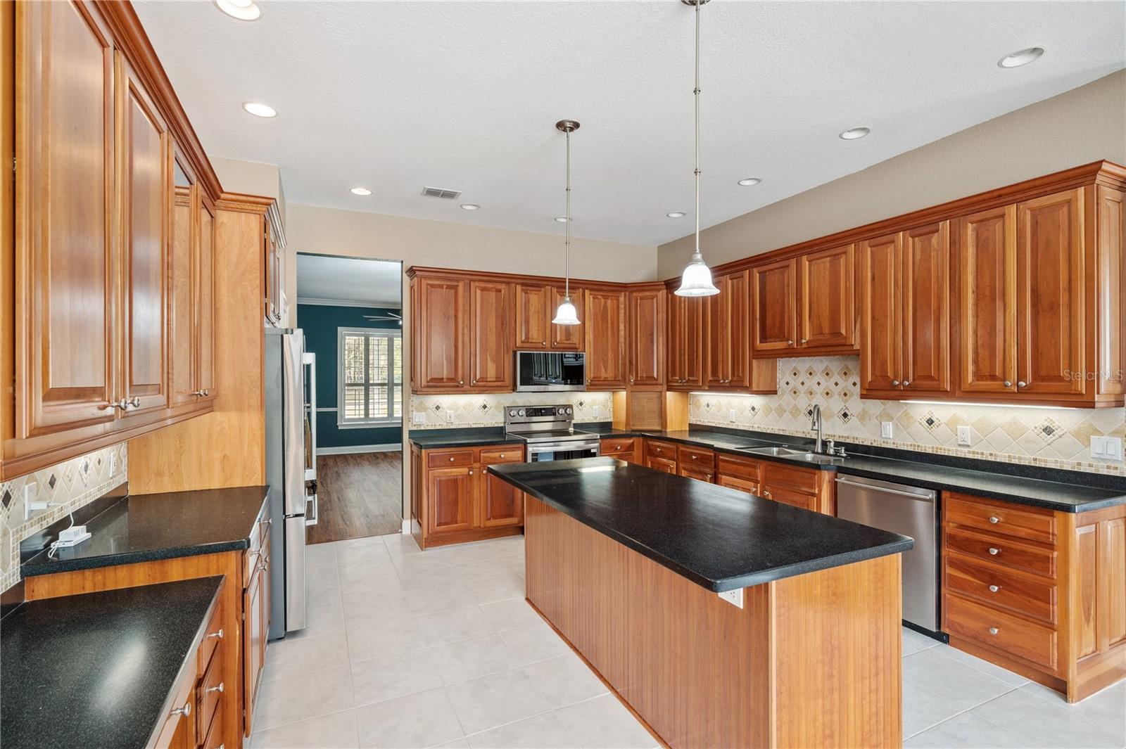 2750 W PIPKIN RD, LAKELAND, FL, 33811