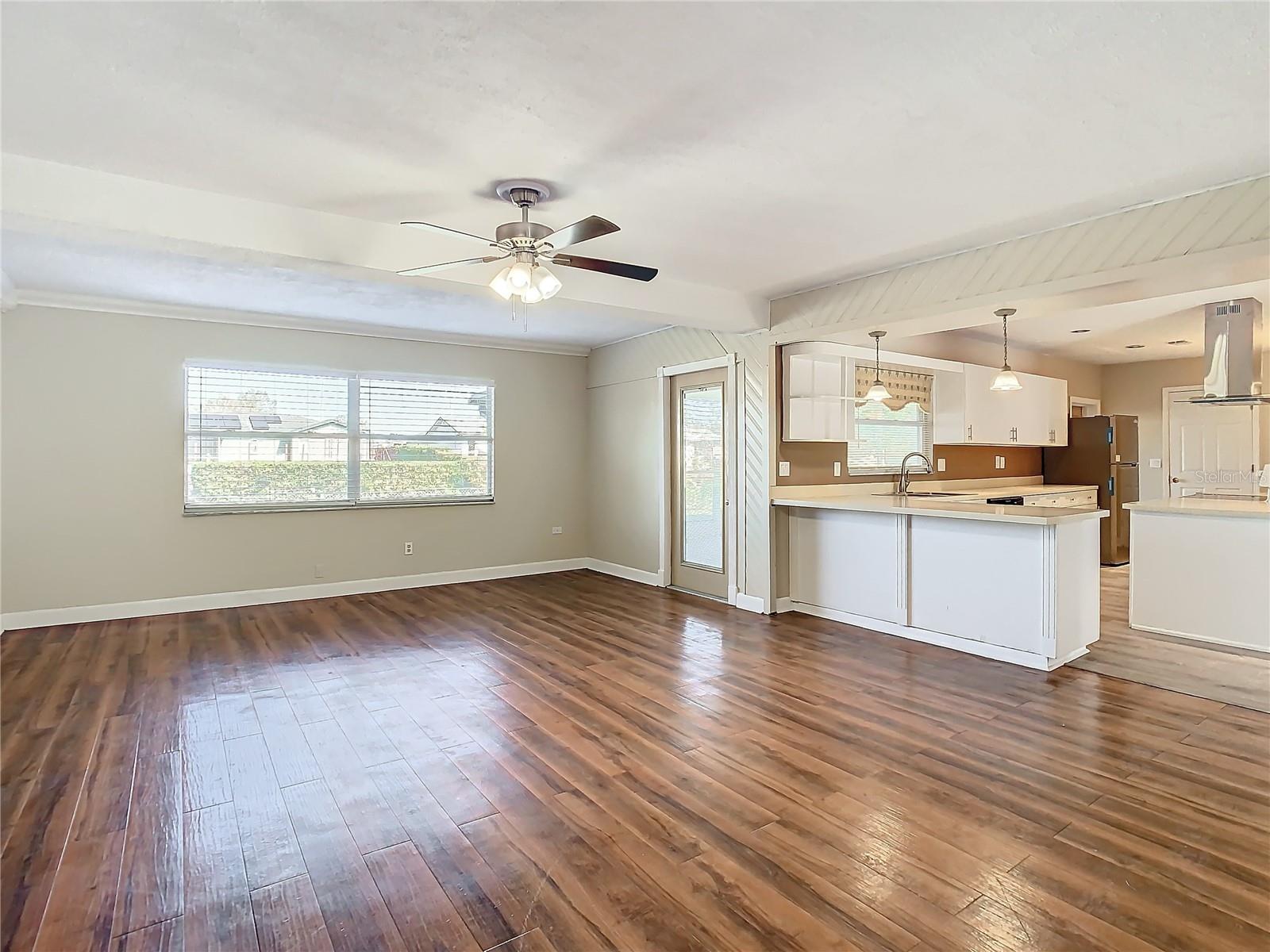 1210 LADY ELAINE DR, VALRICO, FL, 33594