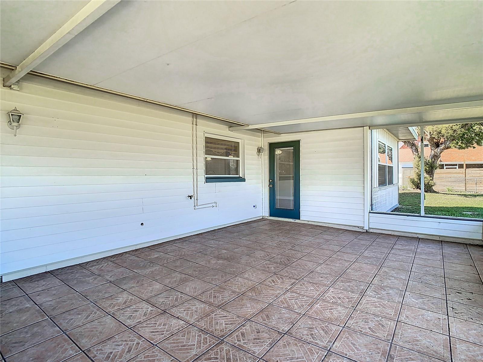 1210 LADY ELAINE DR, VALRICO, FL, 33594