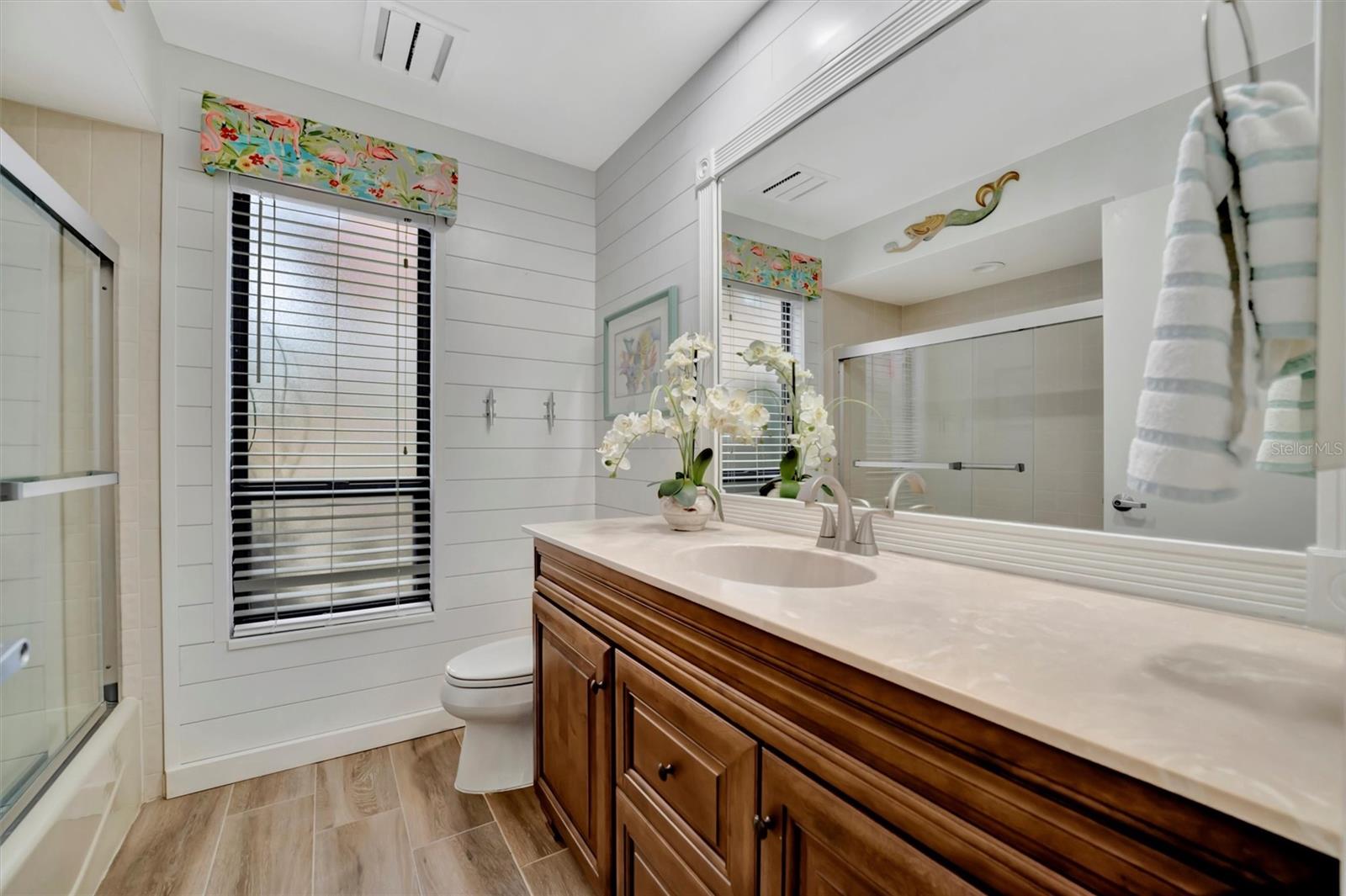 3844 WILSHIRE CIR W #20, SARASOTA, FL, 34238