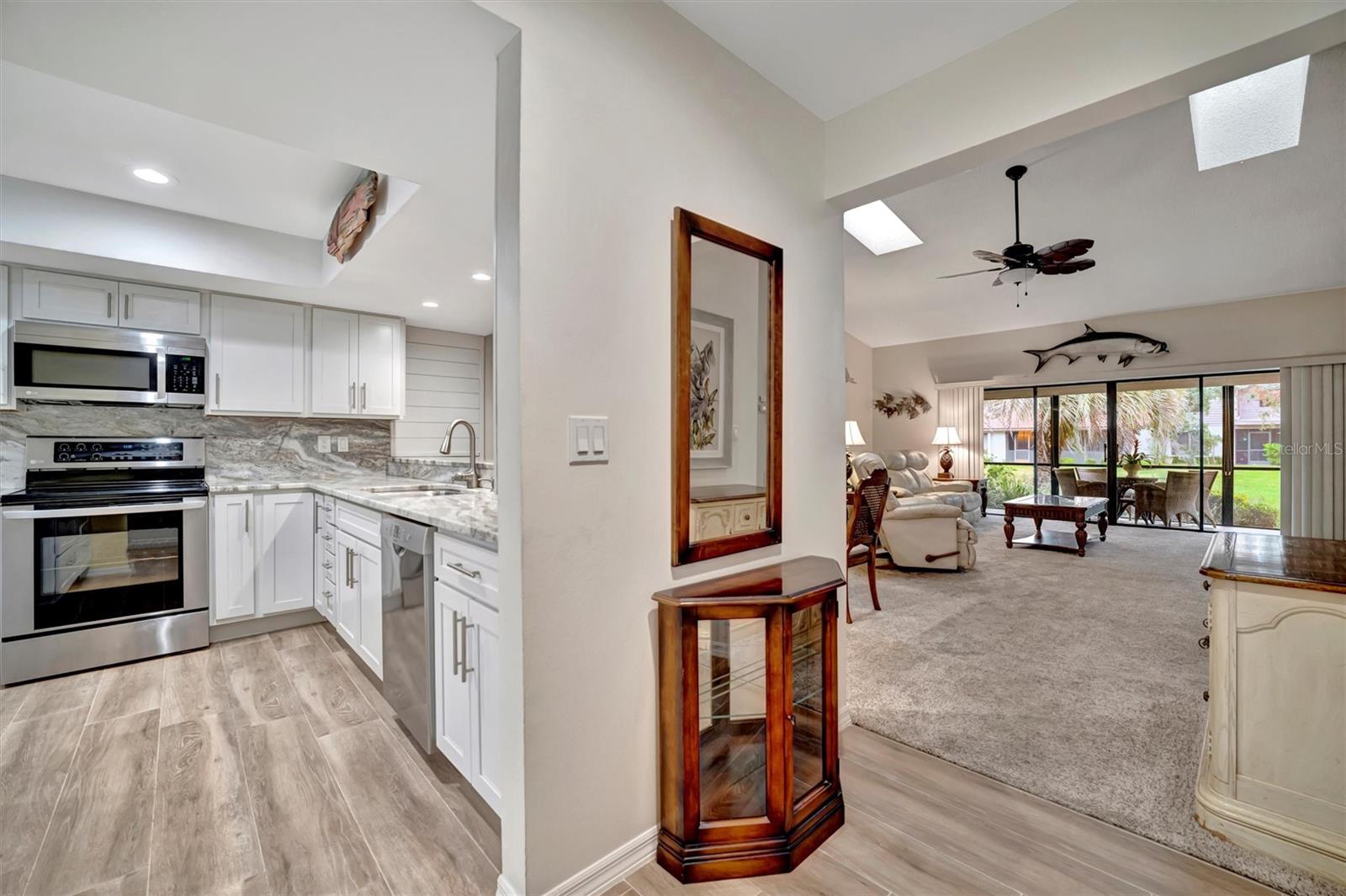 3844 WILSHIRE CIR W #20, SARASOTA, FL, 34238