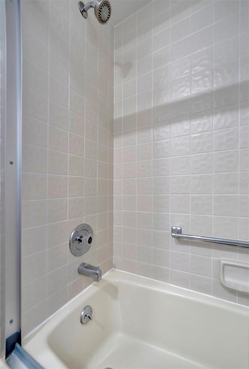 3844 WILSHIRE CIR W #20, SARASOTA, FL, 34238