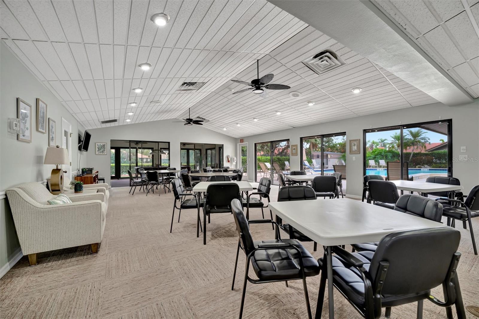 3844 WILSHIRE CIR W #20, SARASOTA, FL, 34238