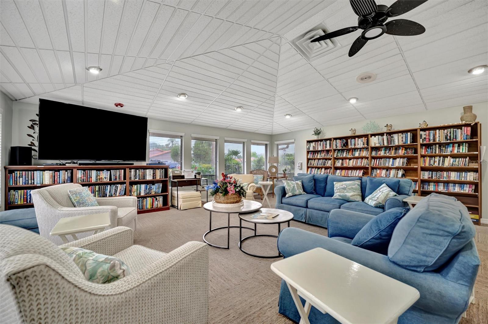 3844 WILSHIRE CIR W #20, SARASOTA, FL, 34238