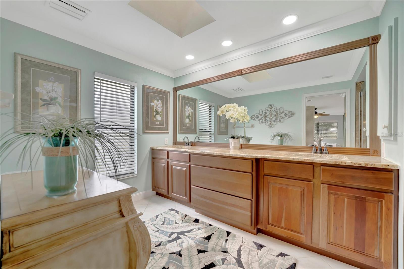 3844 WILSHIRE CIR W #20, SARASOTA, FL, 34238