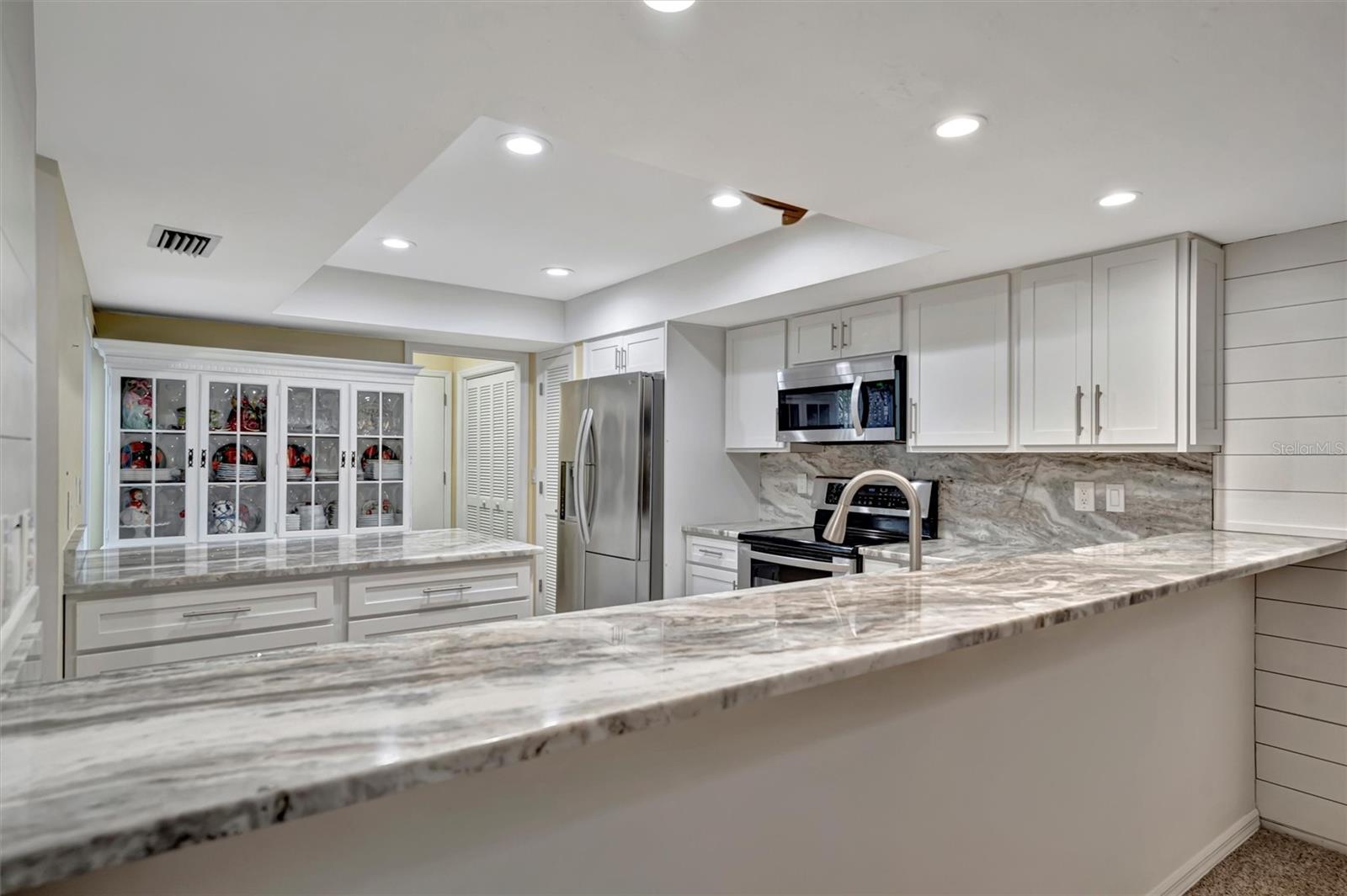3844 WILSHIRE CIR W #20, SARASOTA, FL, 34238