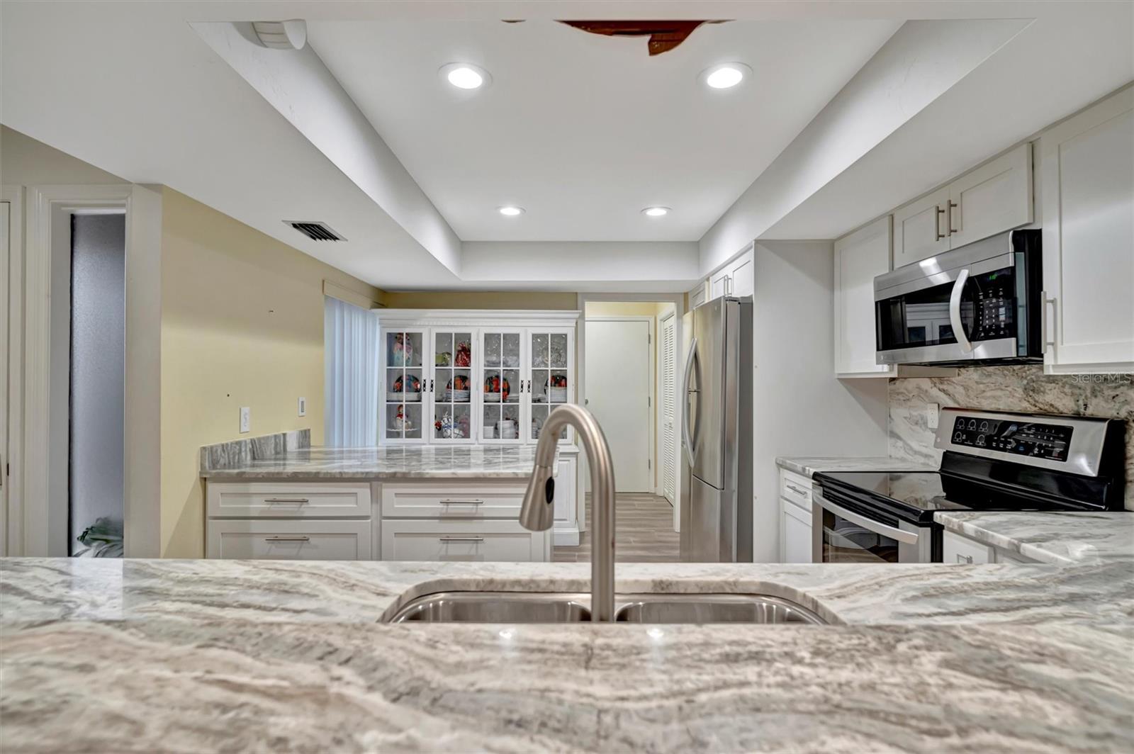 3844 WILSHIRE CIR W #20, SARASOTA, FL, 34238