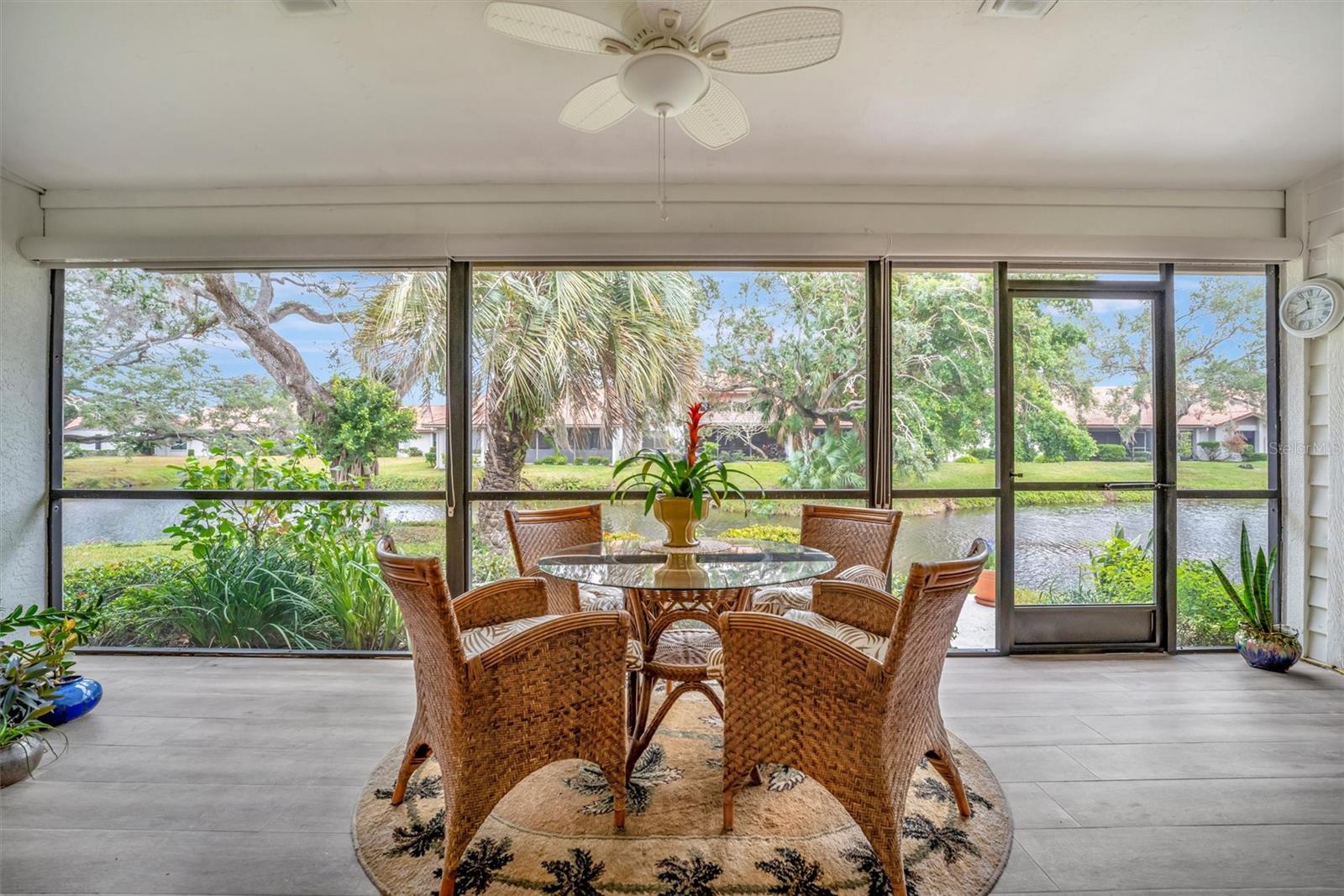 3844 WILSHIRE CIR W #20, SARASOTA, FL, 34238