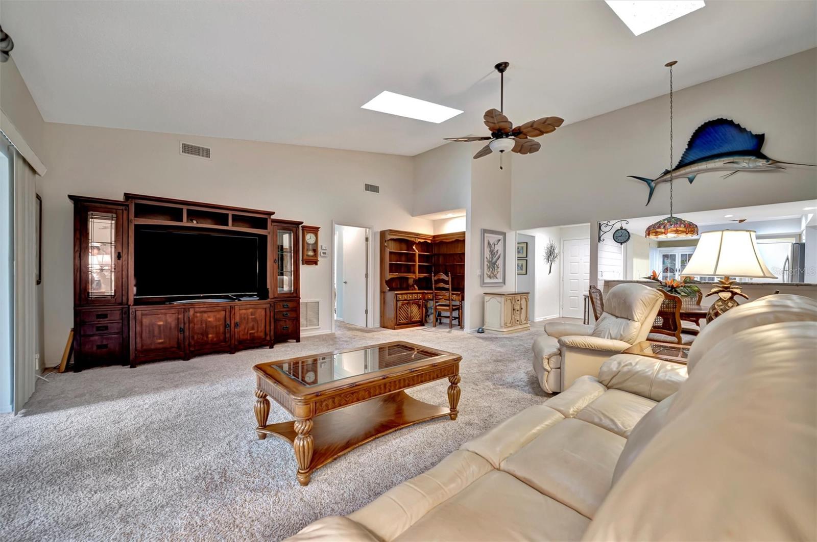 3844 WILSHIRE CIR W #20, SARASOTA, FL, 34238