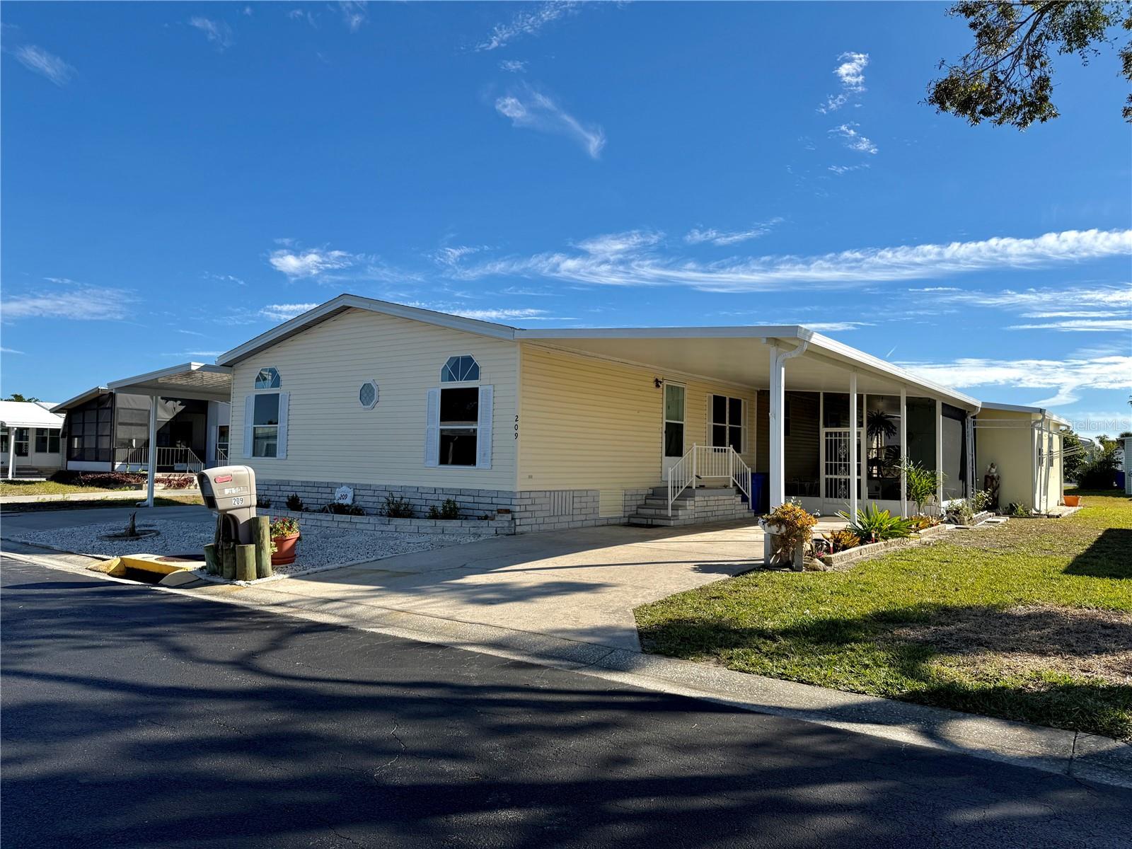 209 N SAINT THOMAS CIR, APOLLO BEACH, FL, 33572