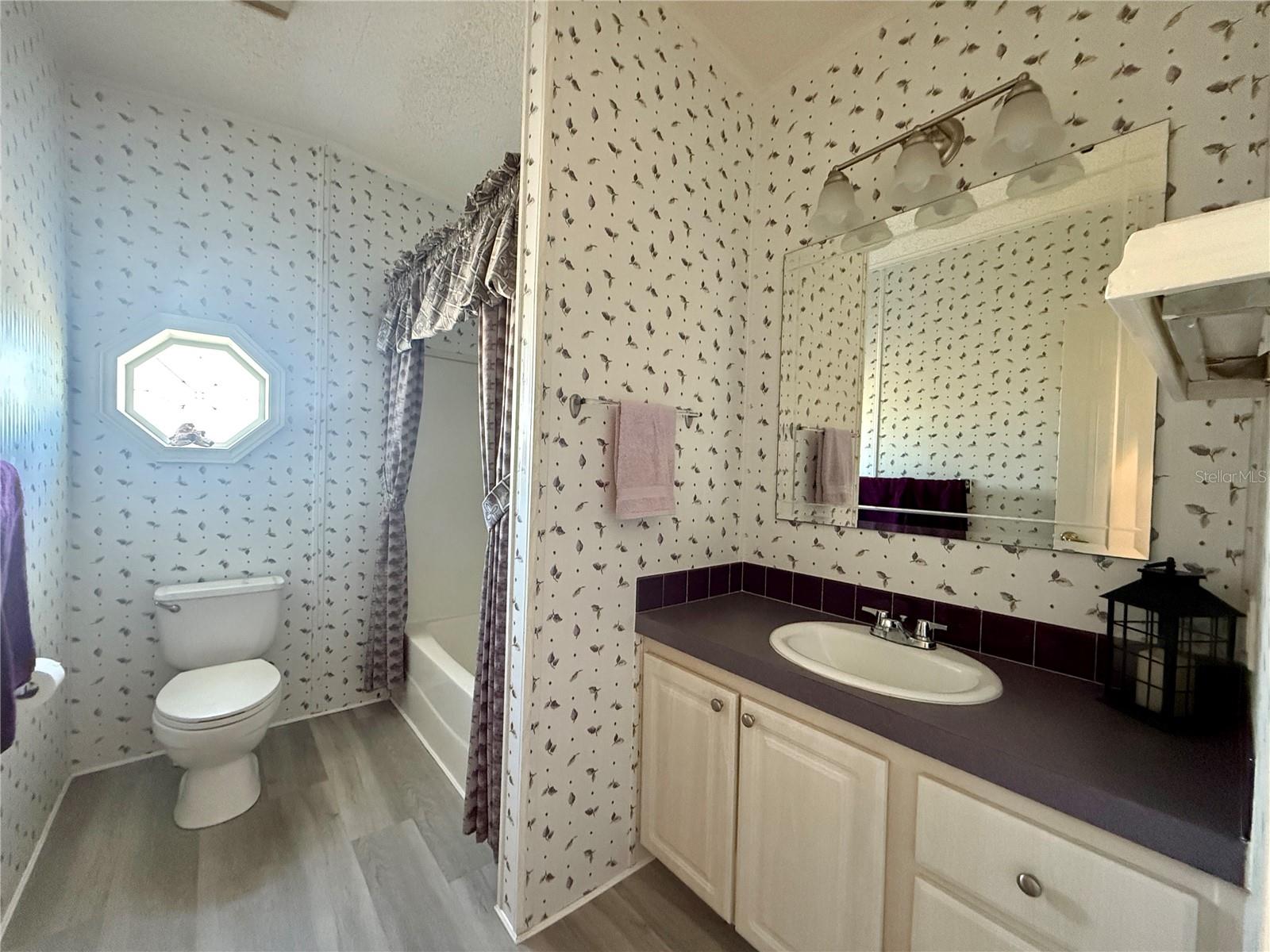 209 N SAINT THOMAS CIR, APOLLO BEACH, FL, 33572