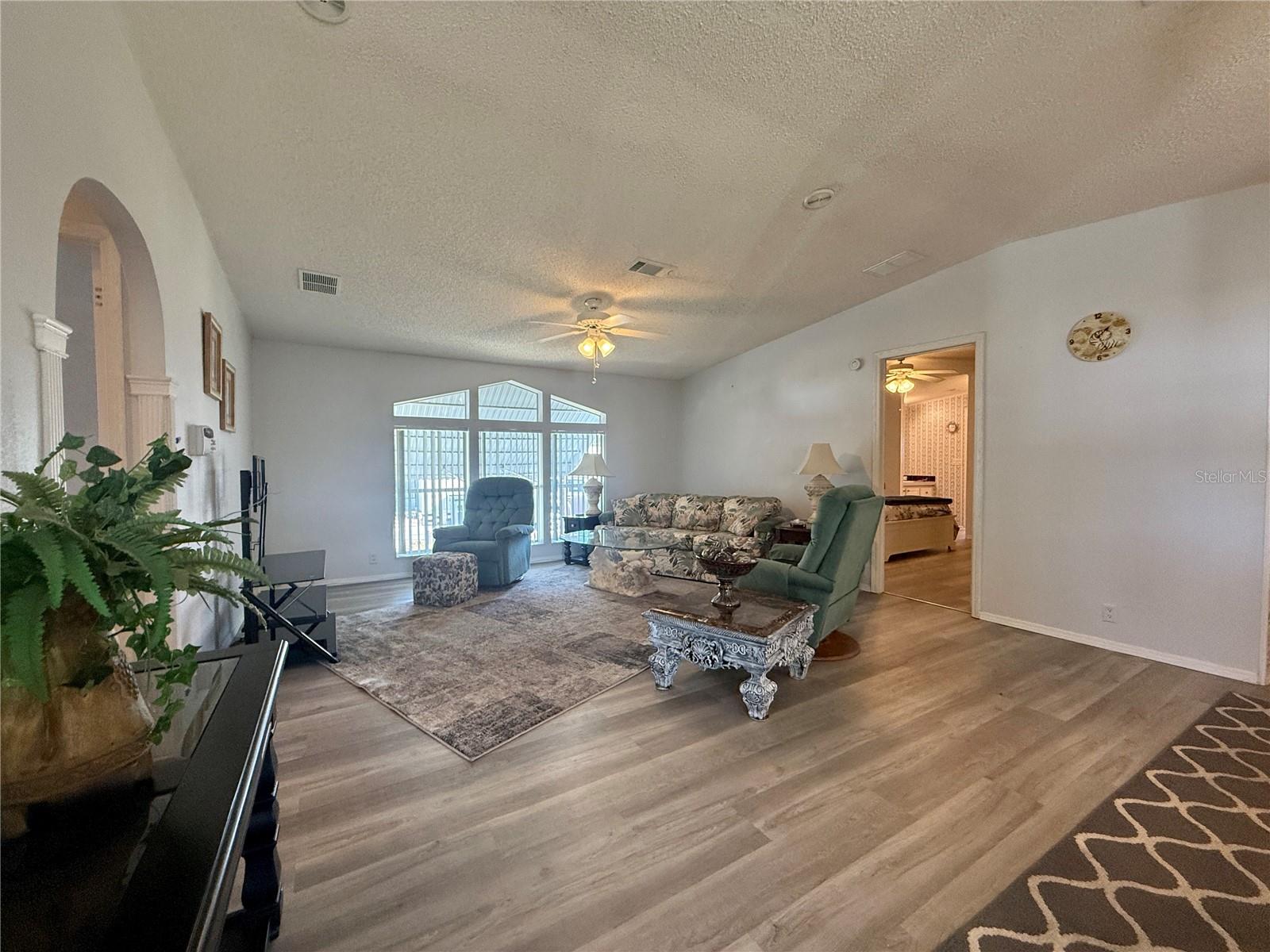 209 N SAINT THOMAS CIR, APOLLO BEACH, FL, 33572