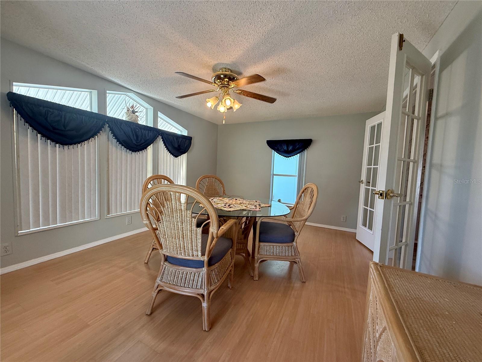 209 N SAINT THOMAS CIR, APOLLO BEACH, FL, 33572