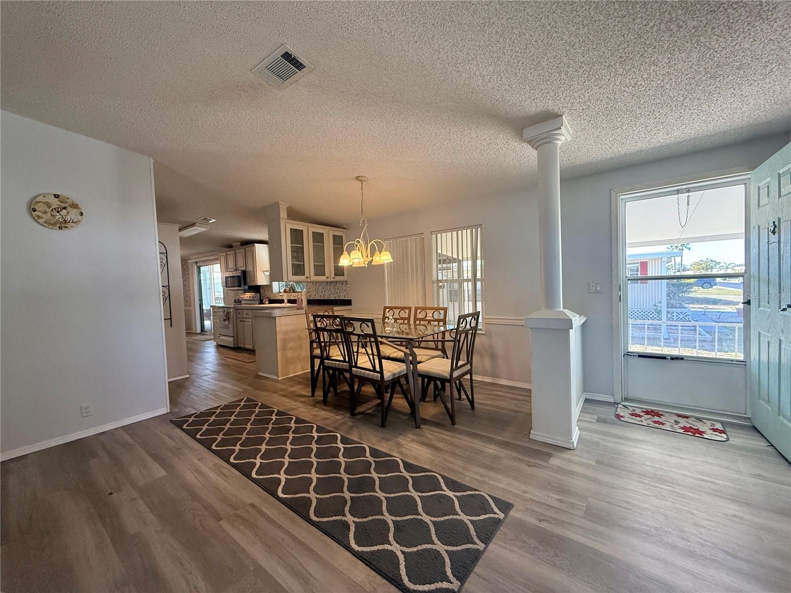 209 N SAINT THOMAS CIR, APOLLO BEACH, FL, 33572