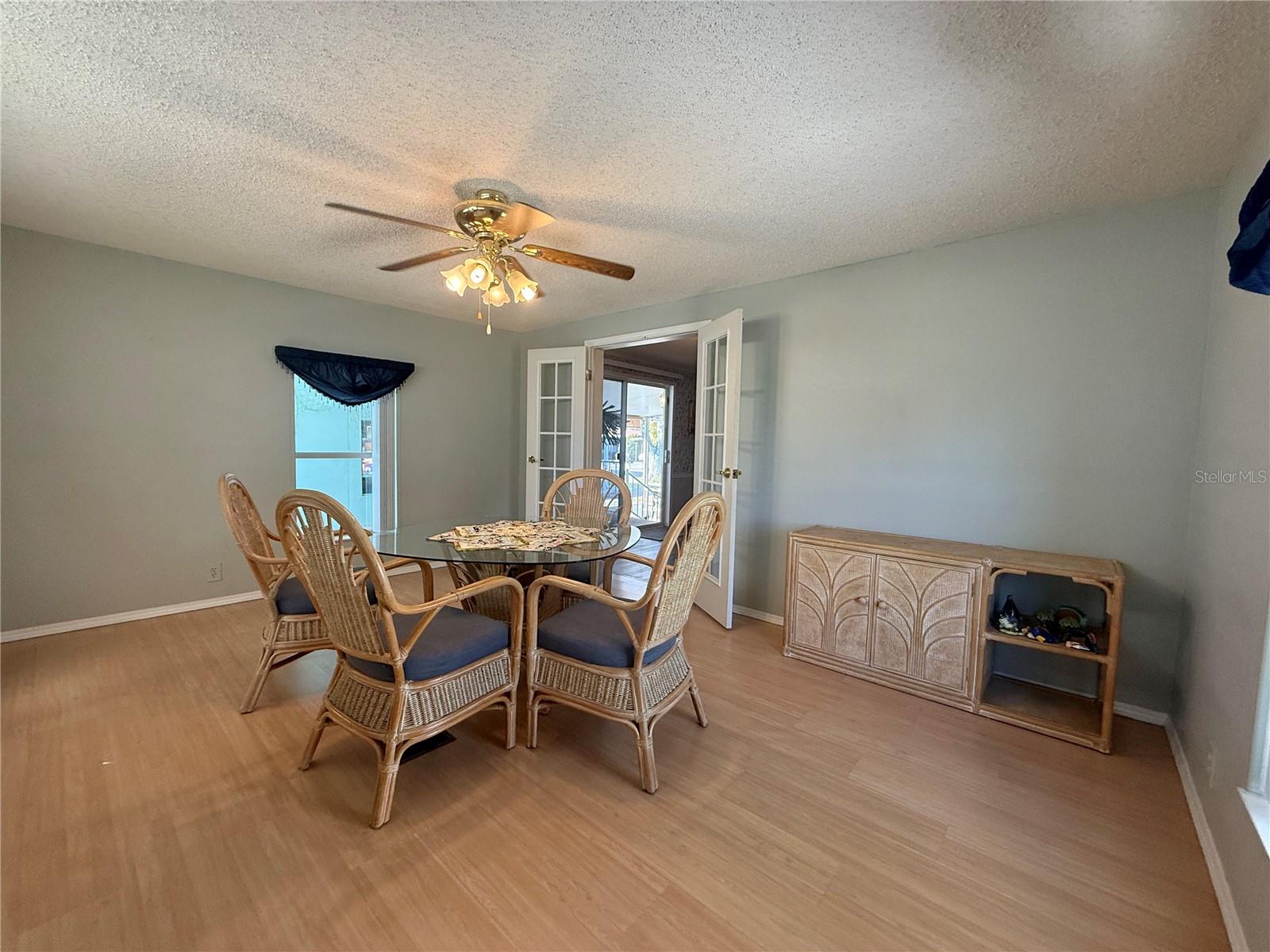 209 N SAINT THOMAS CIR, APOLLO BEACH, FL, 33572