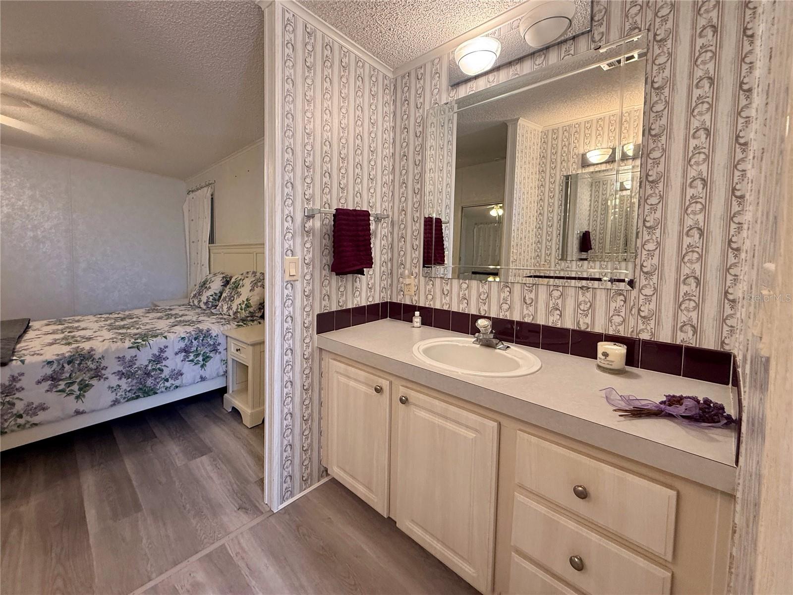 209 N SAINT THOMAS CIR, APOLLO BEACH, FL, 33572