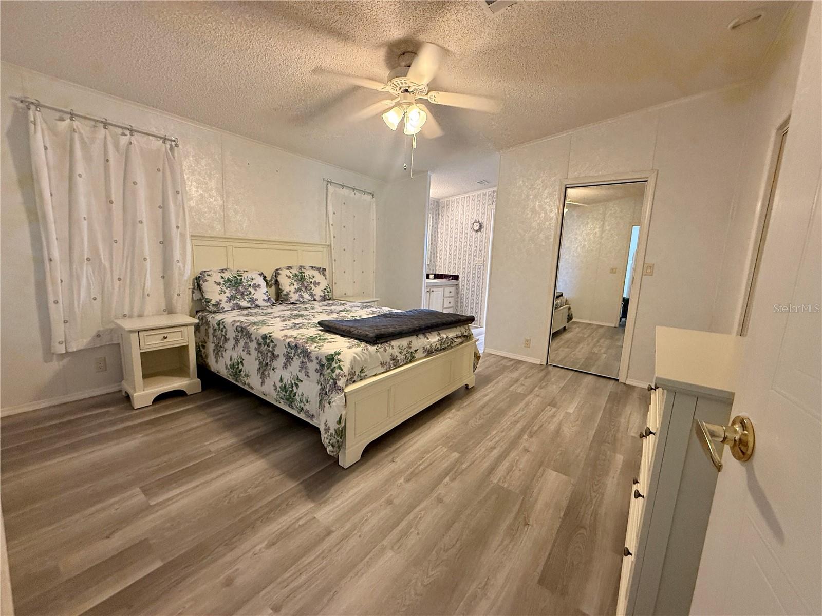 209 N SAINT THOMAS CIR, APOLLO BEACH, FL, 33572