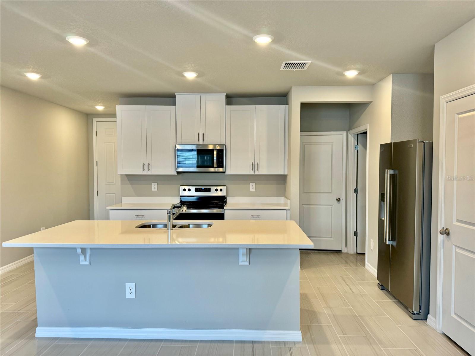 7688 IMAGINATION PL, WESLEY CHAPEL, FL, 33545