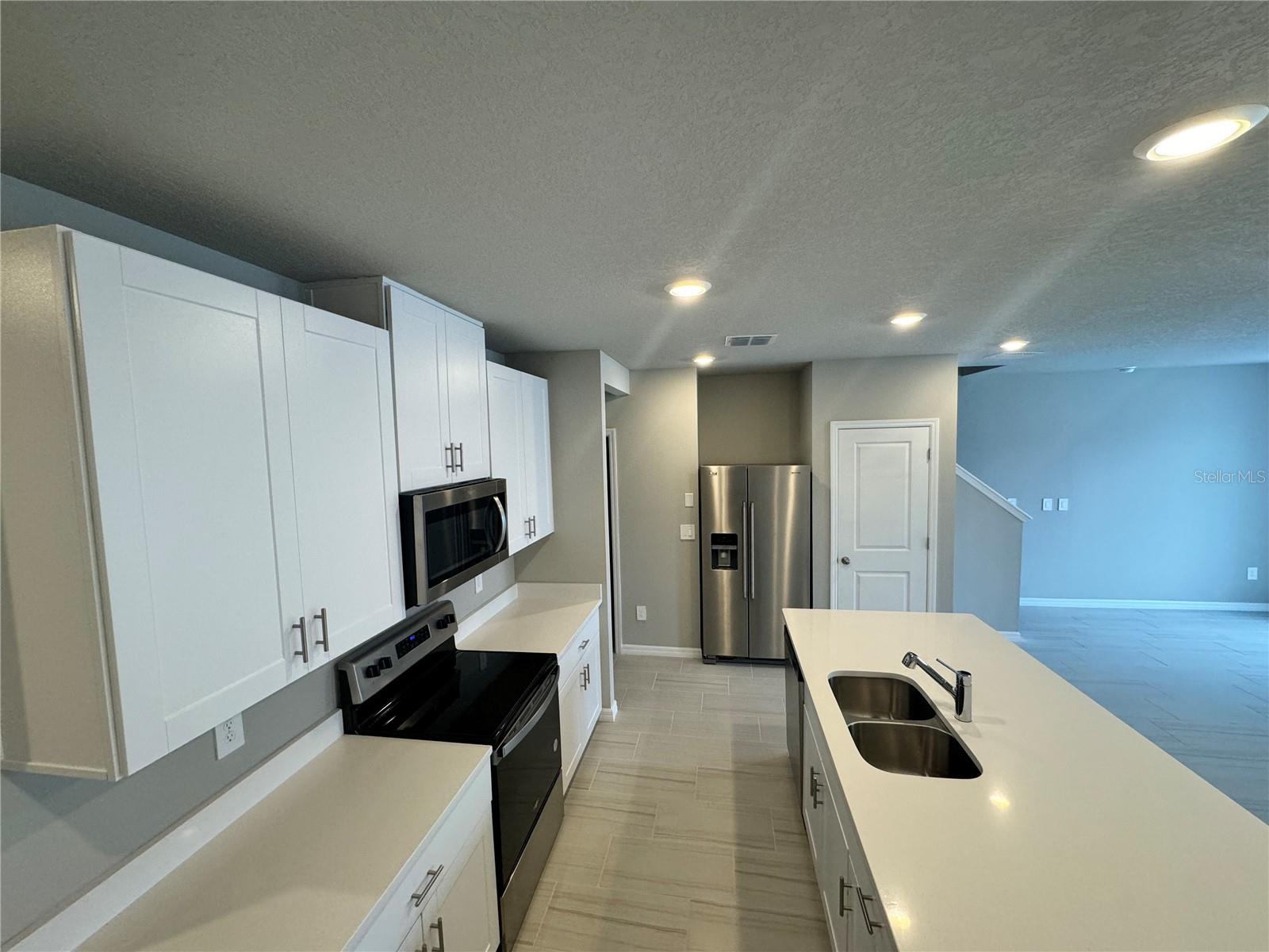 7688 IMAGINATION PL, WESLEY CHAPEL, FL, 33545