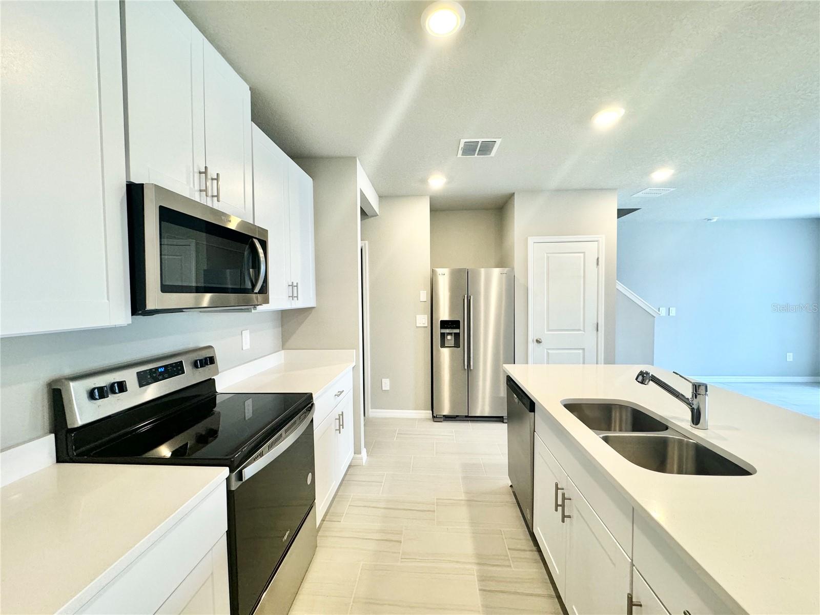 7688 IMAGINATION PL, WESLEY CHAPEL, FL, 33545