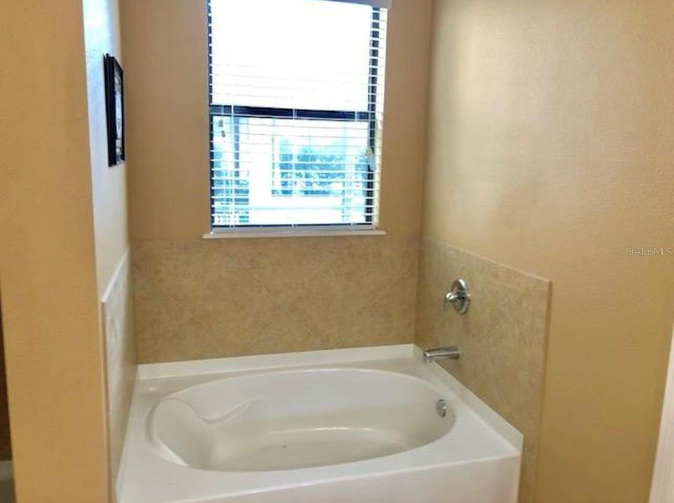 8111 36TH ST E, SARASOTA, FL, 34243