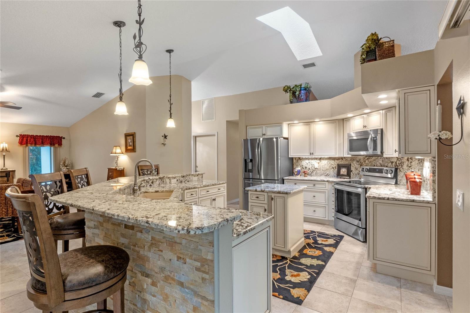 27010 RACQUET CIR, LEESBURG, FL, 34748
