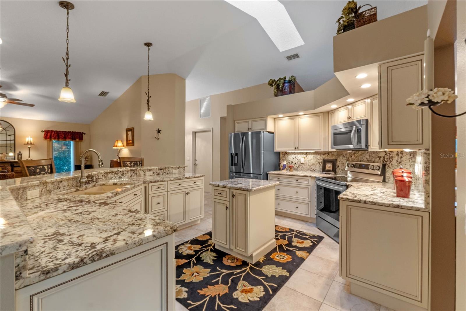 27010 RACQUET CIR, LEESBURG, FL, 34748