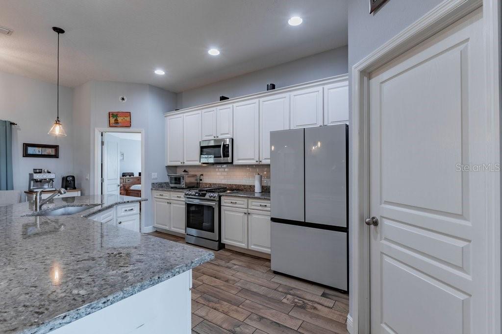 1401 CASTLEBERRY FARMS LN, LITHIA, FL, 33547