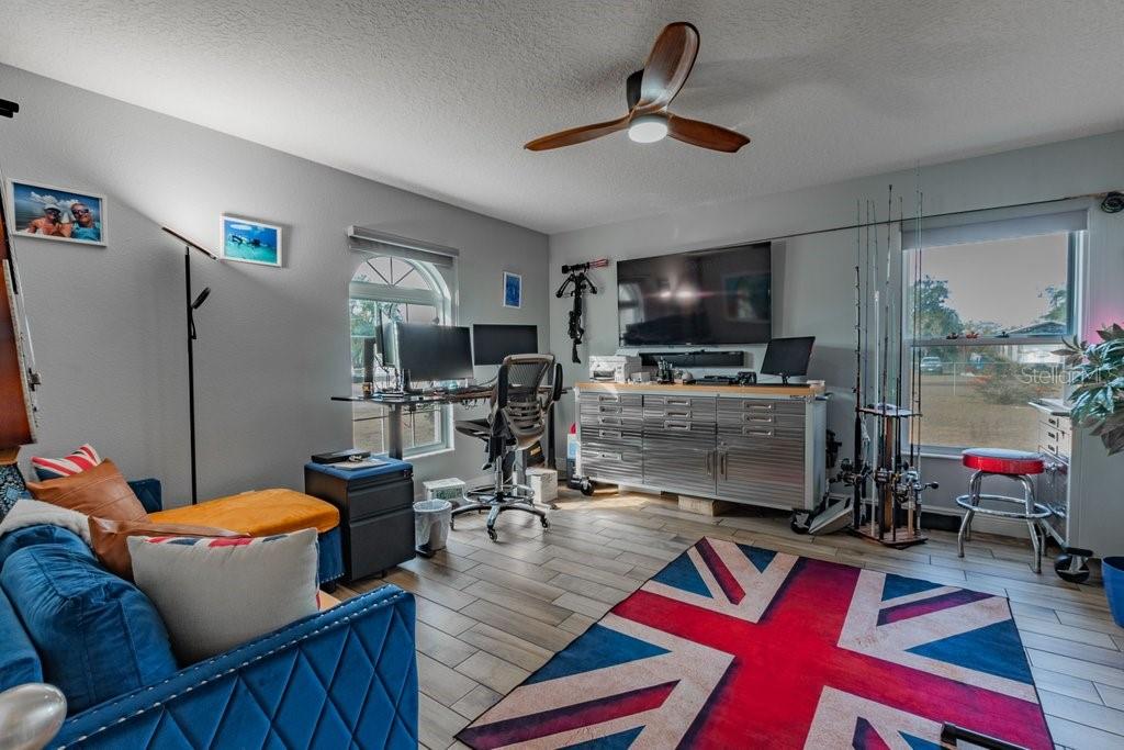 1401 CASTLEBERRY FARMS LN, LITHIA, FL, 33547