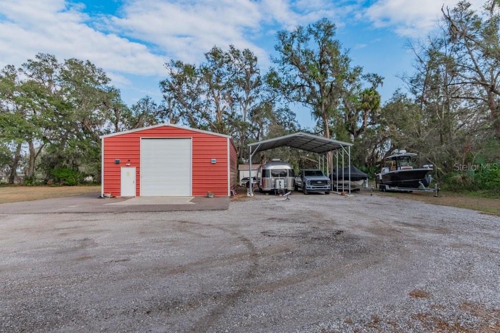 1401 CASTLEBERRY FARMS LN, LITHIA, FL, 33547