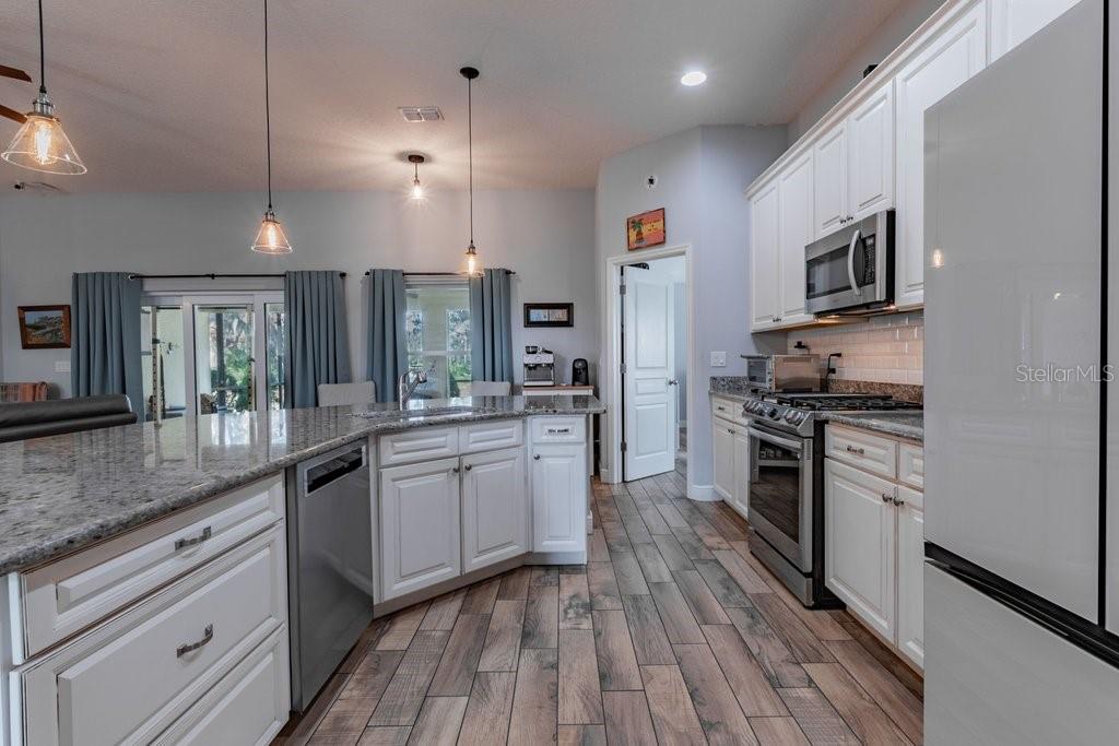 1401 CASTLEBERRY FARMS LN, LITHIA, FL, 33547