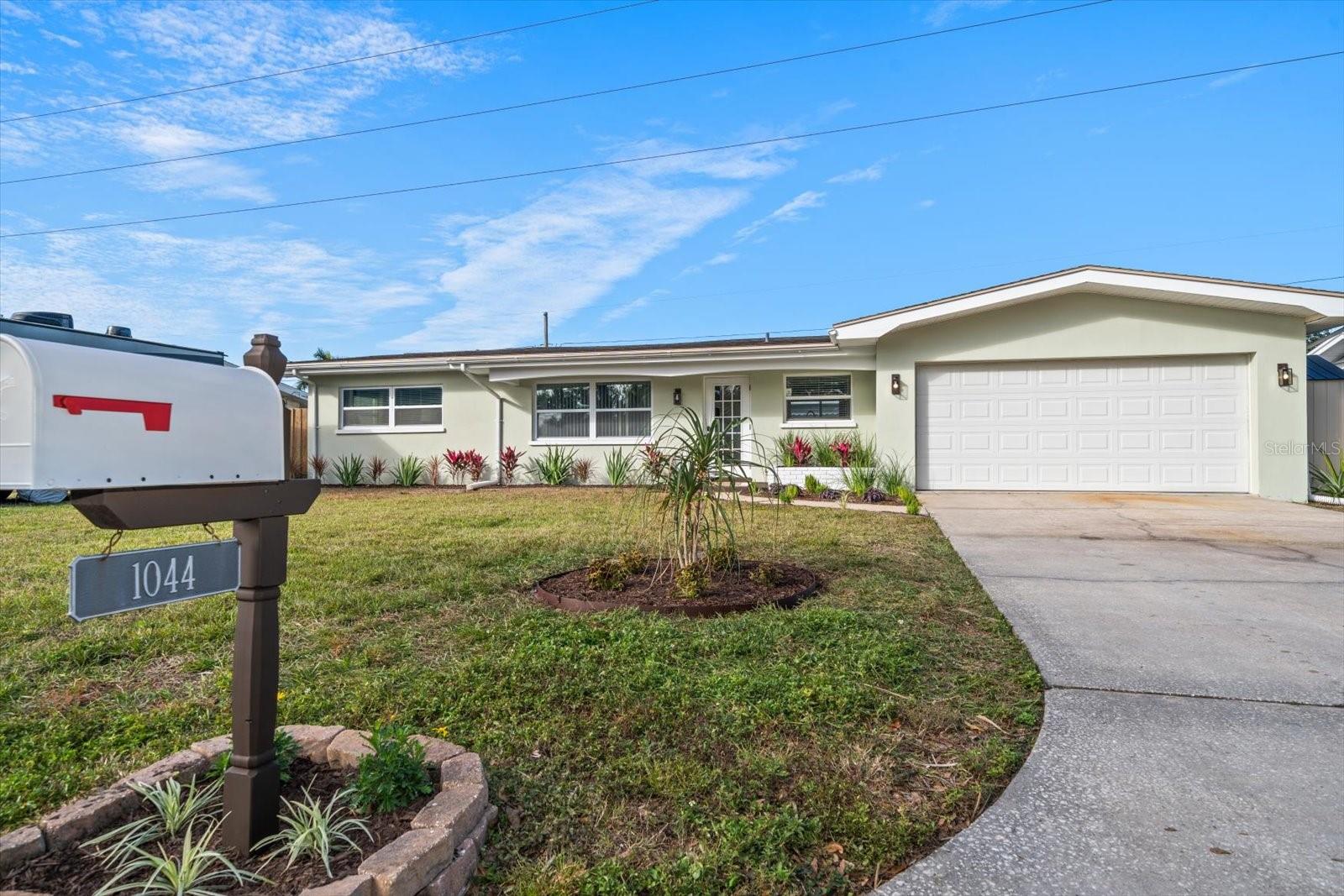 1044 PORTER DR, LARGO, FL, 33771