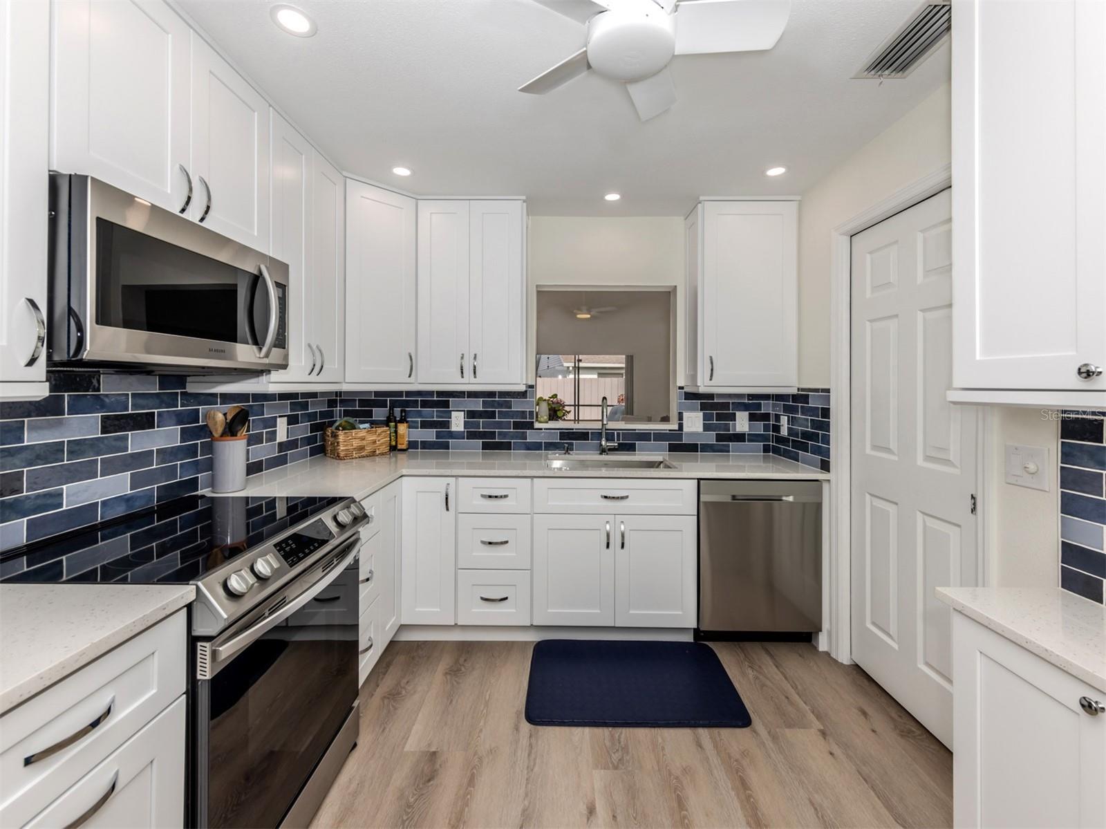 703 IRONWOOD DR #114, VENICE, FL, 34292