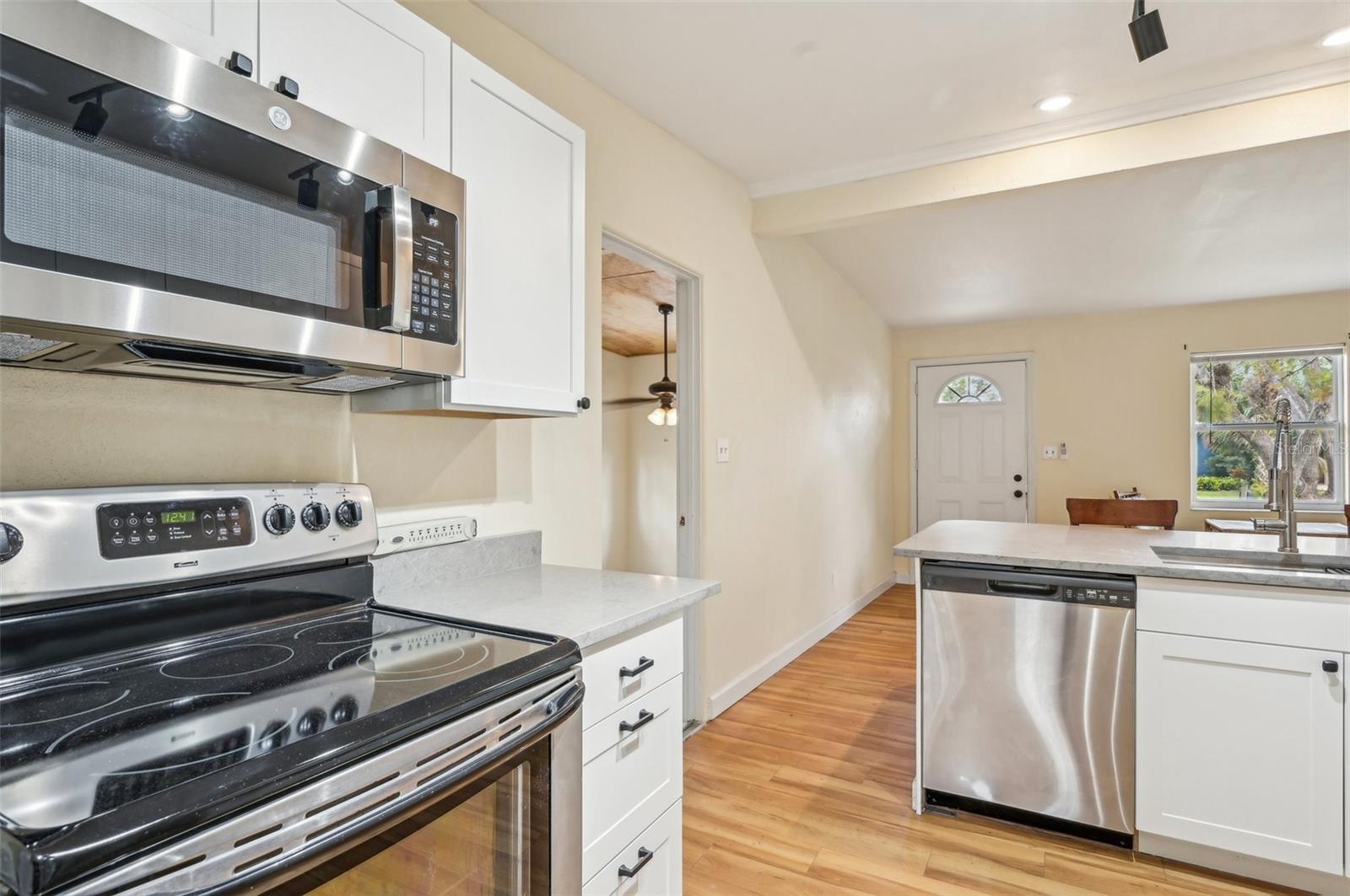 2358 MARGARET ST, SARASOTA, FL, 34237